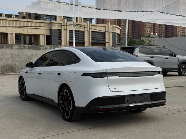 Nissan N7 — Фото автомобиля 6
