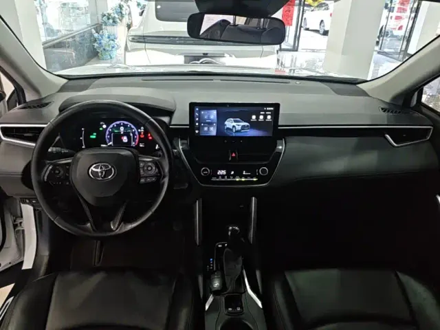 Toyota Corolla Cross — Фото автомобиля 9