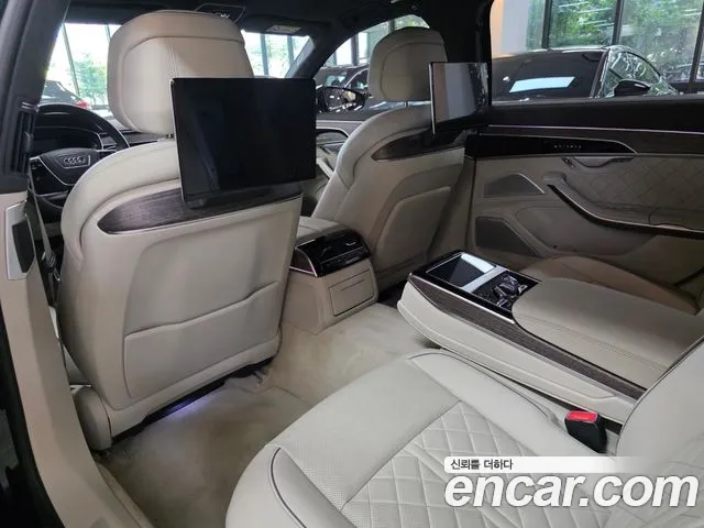 Audi A8 — Фото автомобиля 13