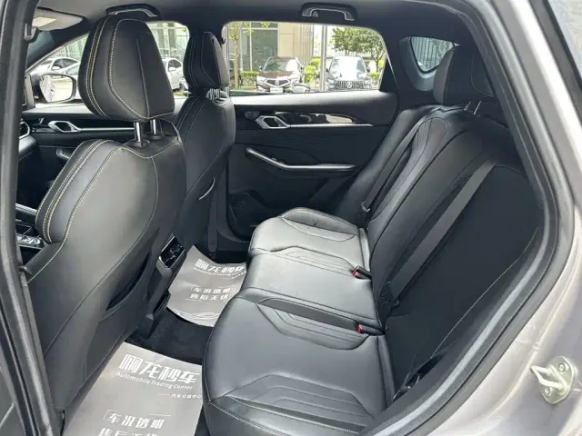 Geely Binyue — Фото автомобиля 7