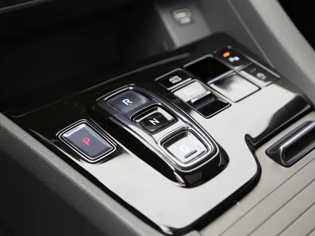 Hyundai Sonata — Фото автомобиля 9