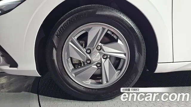 Hyundai Avante CN7 — Фото автомобиля 5
