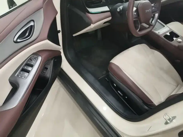 BYD Seal 07 DM-i — Фото автомобиля 15