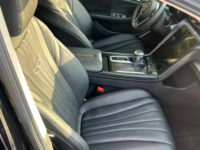 Hongqi H5 — Фото автомобиля 8