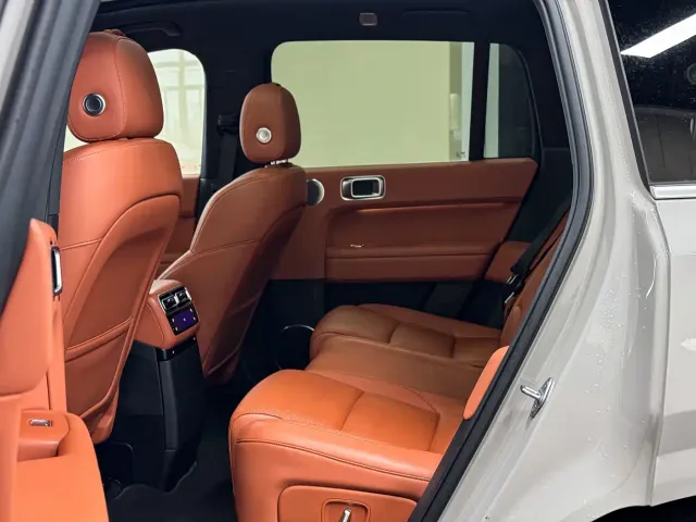 Li Auto L6 — Фото автомобиля 7