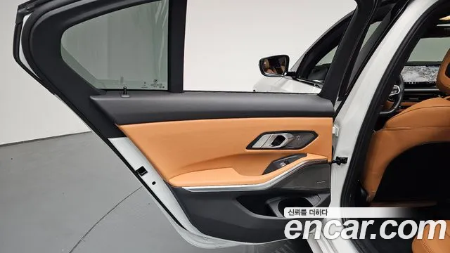 BMW 3-Series 3 серия (G20) 320i M Sport — Фото автомобиля 24