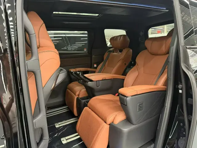 Toyota Vellfire — Фото автомобиля 4