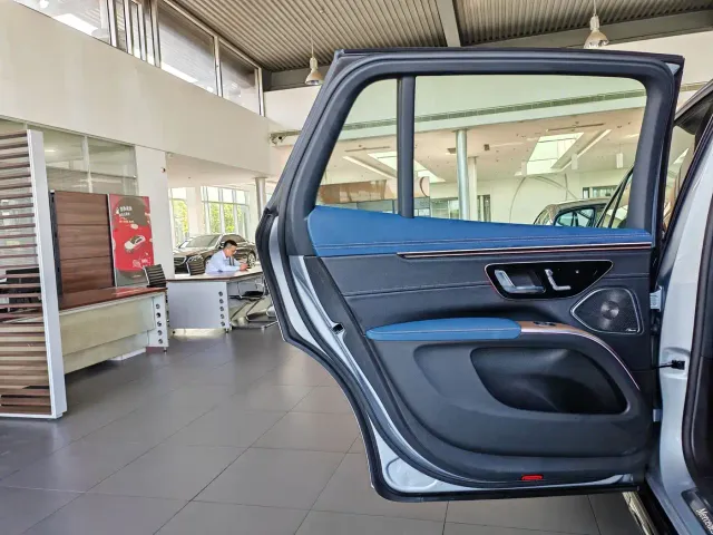Mercedes-Benz EQS SUV — Фото автомобиля 12