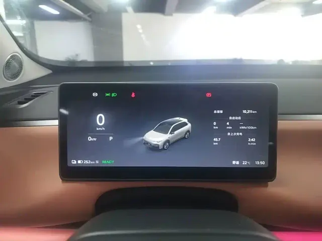 Leapmotor C10 — Фото автомобиля 11