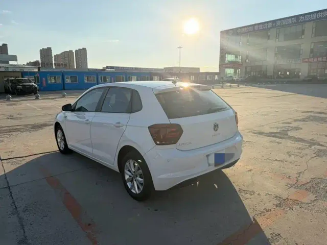 Volkswagen Polo — Фото автомобиля 6