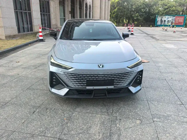 Changan UNI-V — Фото автомобиля 2