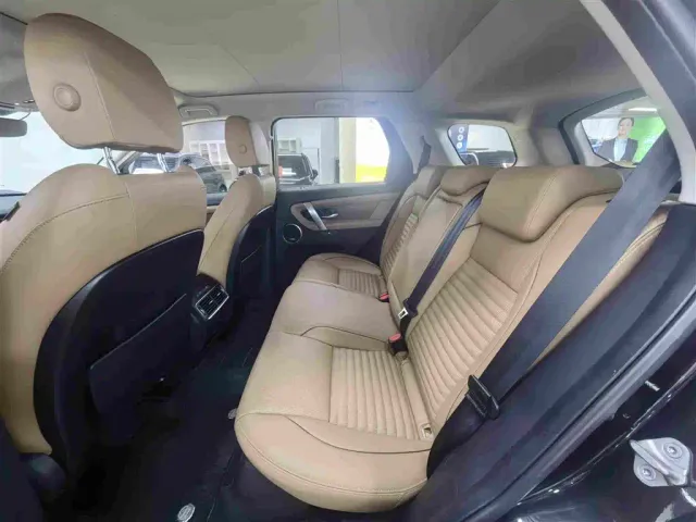 Land Rover Discovery Sport — Фото автомобиля 6