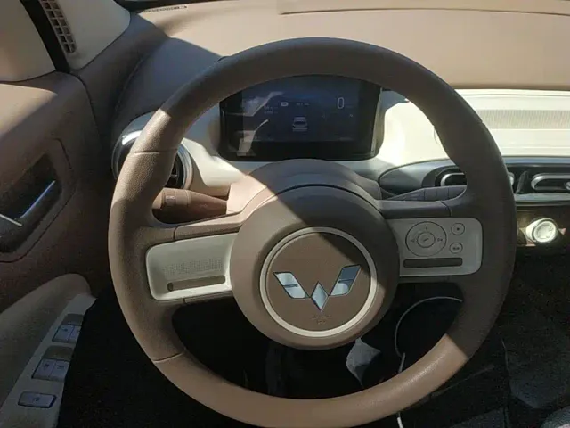Wuling Hongguang Mini EV — Фото автомобиля 10