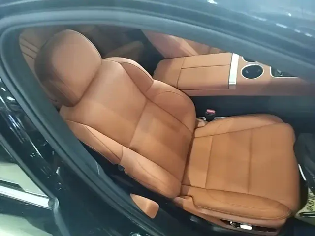 Li Auto L7 — Фото автомобиля 24