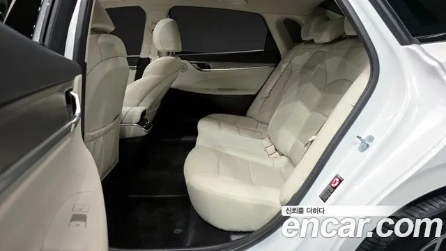 Hyundai Grandeur — Фото автомобиля 10