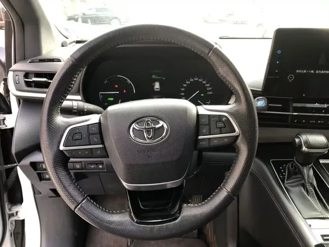 Toyota Granvia — Фото автомобиля 6