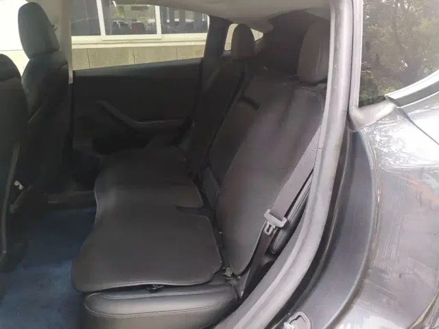 Tesla Model Y 2024 Rear-Wheel Drive Version — Фото автомобиля 16