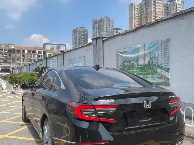 Honda Accord — Фото автомобиля 7