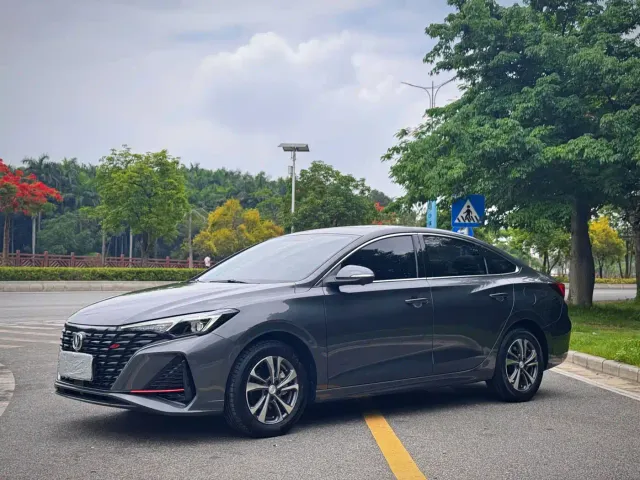 Фотография автомобиля — Changan Eado