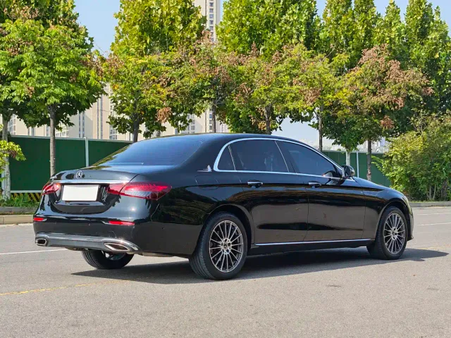 Mercedes-Benz E-Class — Фото автомобиля 9