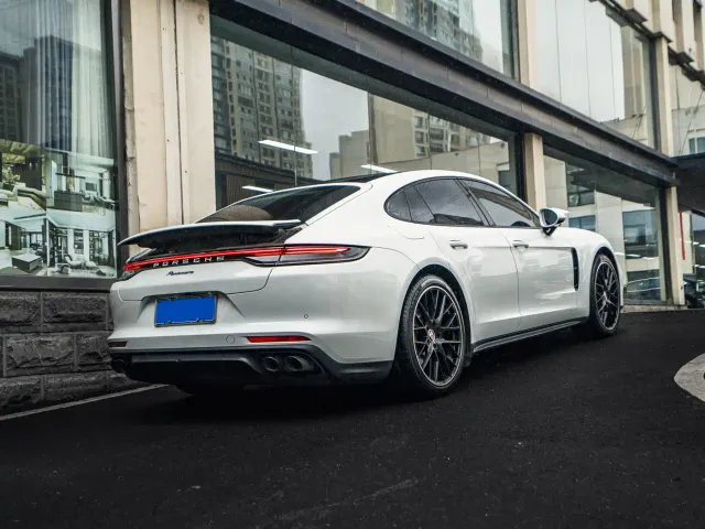Porsche Panamera — Фото автомобиля 9