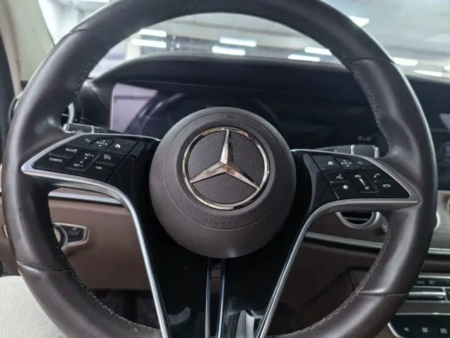 Mercedes-Benz E-Class — Фото автомобиля 4