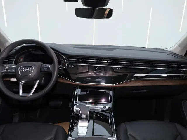 Audi Q7 — Фото автомобиля 21