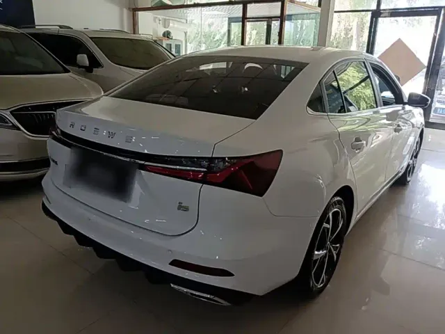 Roewe i5 — Фото автомобиля 6