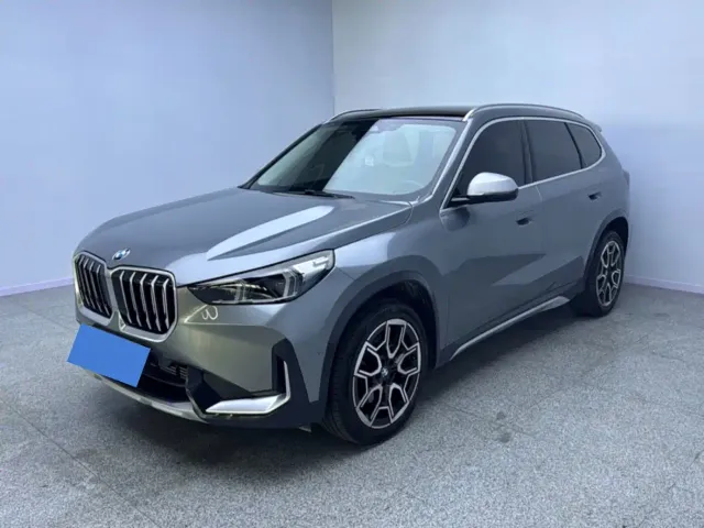 Фотография автомобиля — BMW X1