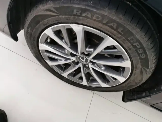 Lexus ES — Фото автомобиля 22