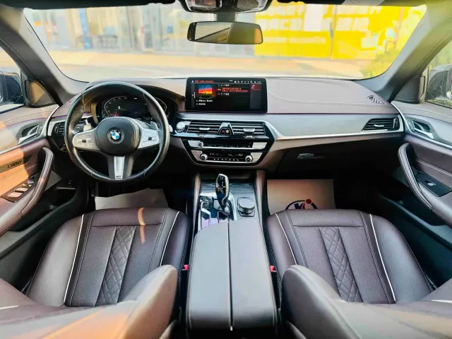 BMW 5 Series — Фото автомобиля 9