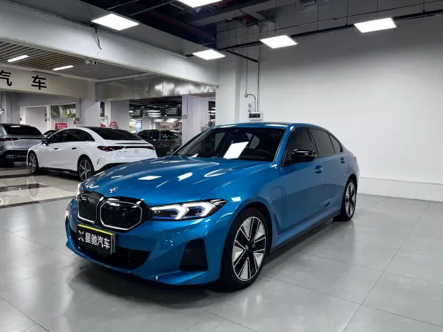 Фотография автомобиля — BMW i3