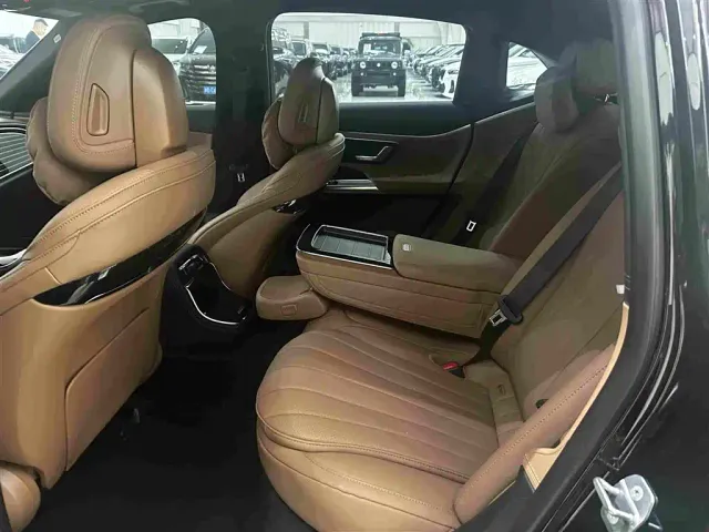 Mercedes-Benz E-Class — Фото автомобиля 14