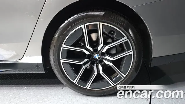 BMW 7-Series 7 серия (G70) 740i sDrive M Sport — Фото автомобиля 20