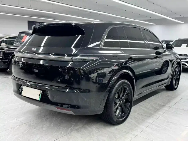 Li Auto L7 — Фото автомобиля 6