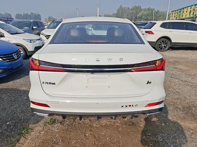 Roewe i5 — Фото автомобиля 5