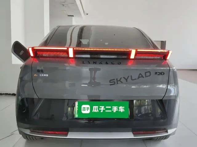 Lynk & Co Z20 — Фото автомобиля 5