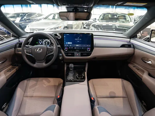 Lexus ES — Фото автомобиля 13