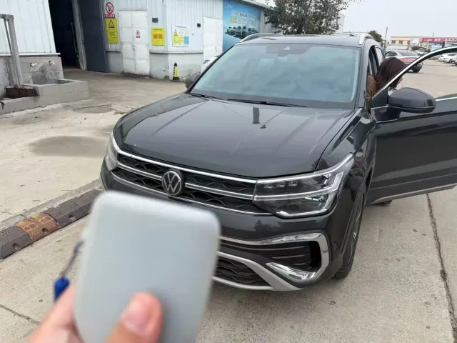 Фотография автомобиля — Volkswagen Tharu