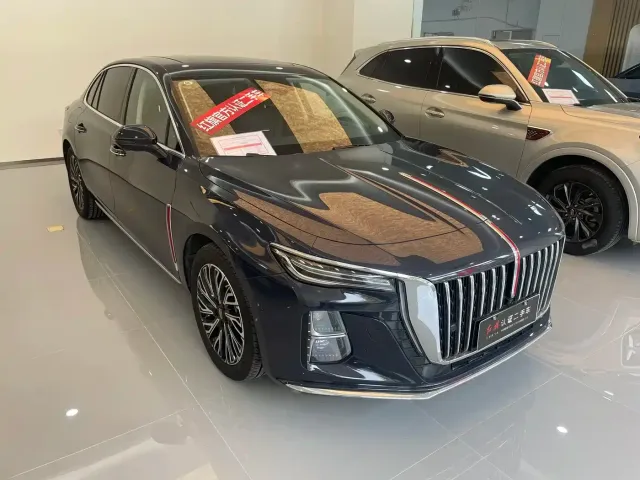 Hongqi Hongqi H5 2024 2.0T Automatic Smart Connect Flag Leader Edition — Фото автомобиля 3