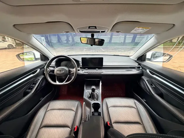 Geely Emgrand — Фото автомобиля 9