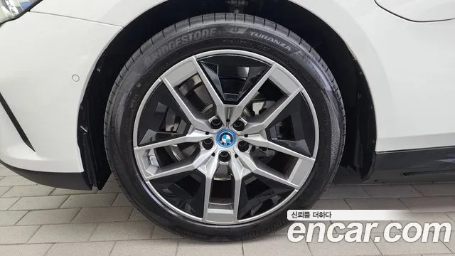 BMW 5-Series 5 серия (G60) — Фото автомобиля 4