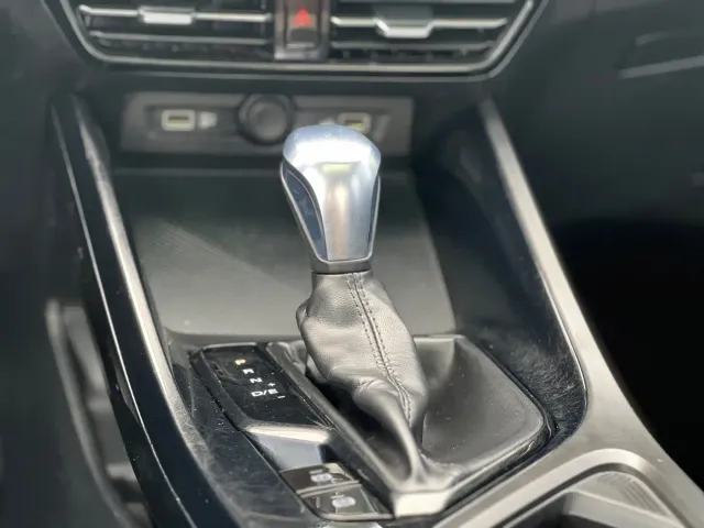 Roewe i5 — Фото автомобиля 25