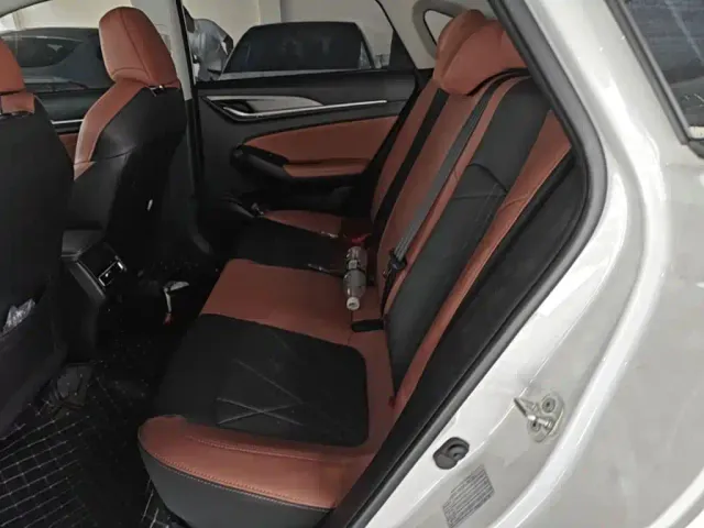 Changan Eado — Фото автомобиля 16