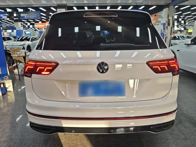 Volkswagen Tiguan L — Фото автомобиля 5