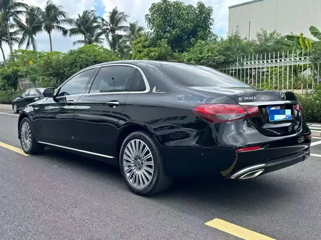 Mercedes-Benz E-Class — Фото автомобиля 9