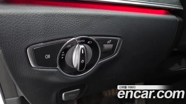 Mercedes-Benz E-Class — Фото автомобиля 30
