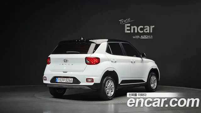 Hyundai Venue — Фото автомобиля 2