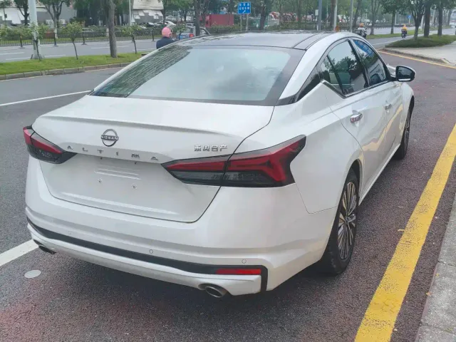 Nissan Teana — Фото автомобиля 7