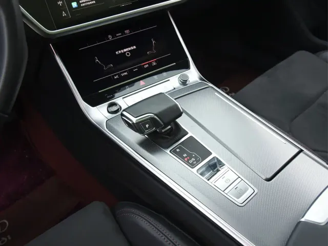 Audi A6L — Фото автомобиля 16